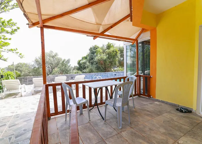 Apartment Yellow Butterfly 2 Demre